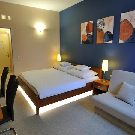 فندق مبيت وإفطار Varga-haz Panzio بوداورس